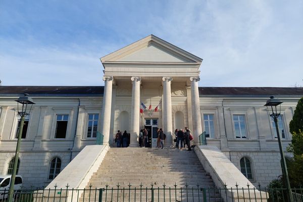 Le tribunal correctionnel de Châteauroux vient de livrer son verdict dans le procès des enfants placés dans des familles d'accueil sans agrément, ce 18 décembre 2024.