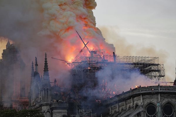 La cathédrale Notre-Dame de Paris en flammes, lundi 15 avril 2019.