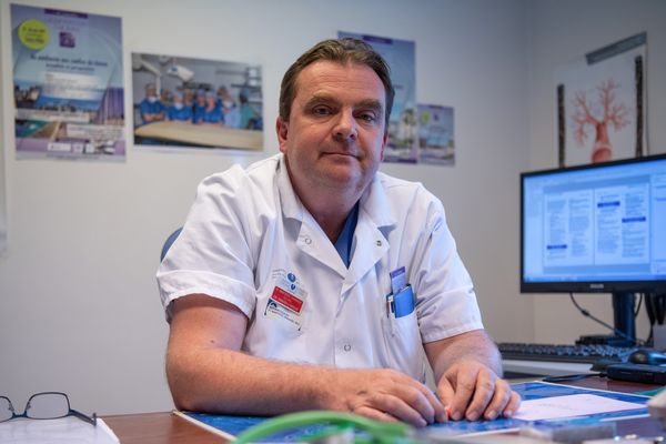 Le Pr. Emmanuel Martinod, chef du service de chirurgie thoracique et vasculaire de l'hôpital Avicenne de Bobigny, à l'origine de l'étude. 