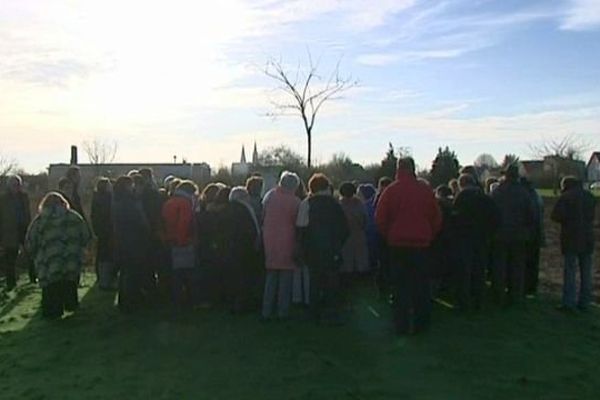 Plantation d'un arbre de la laïcité à Champhol en Eure-et-Loir le 9 décembre 2014, jour anniversaire de la loi de 1905. 