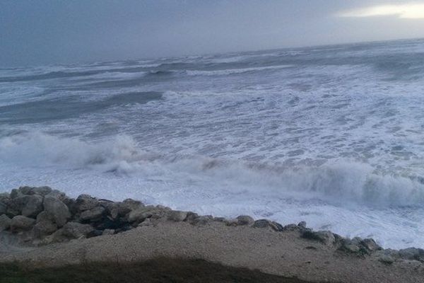 L'état de la mer au coucher du soleil sur l'Île d'Oléron