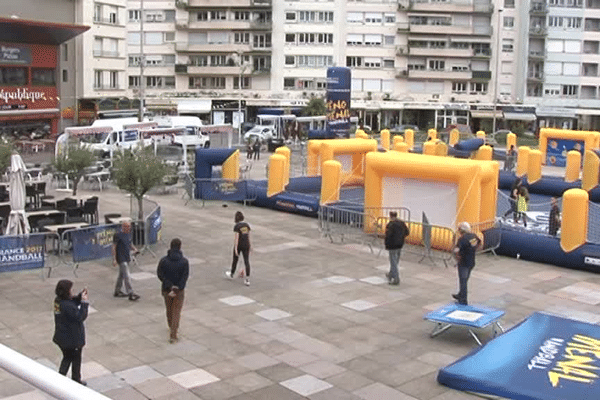 "Handball phénoménal" a investi la place de la République, à Limoges, pendant deux jours.