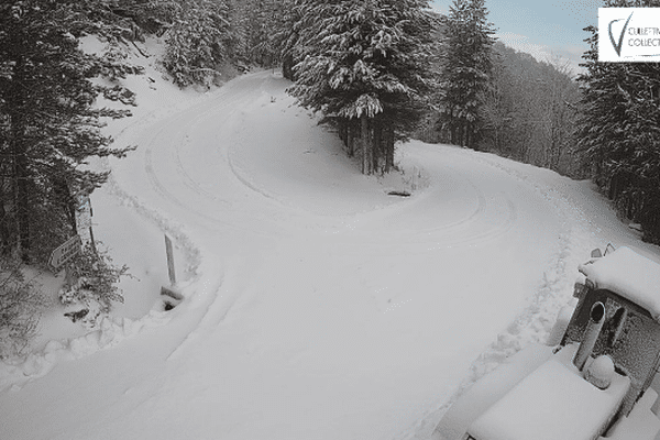 La station de Ghisoni sous la neige ce dimanche 8 décembre.