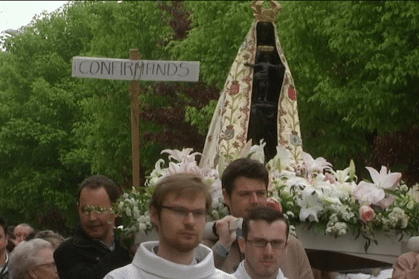 La procession à Liesse-Notre-Dame