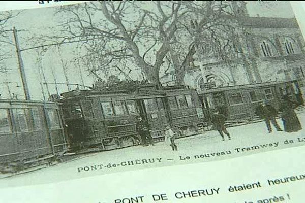 En 1913, un tramway assurait des liaisons avec le centre de Lyon