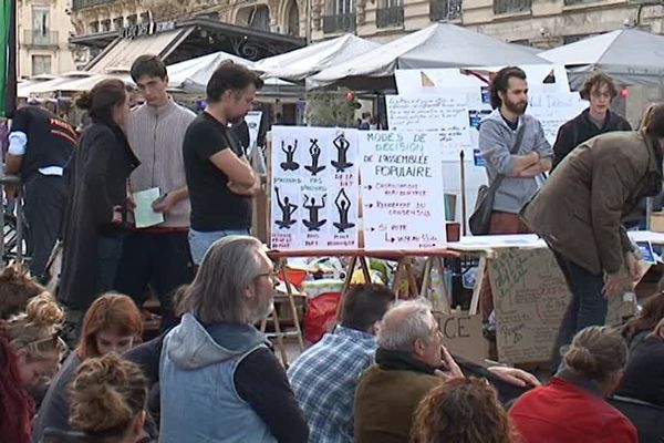 Troisième rassemblement pour Nuit Debout à Montpellier, ce samedi, place de la Comédie