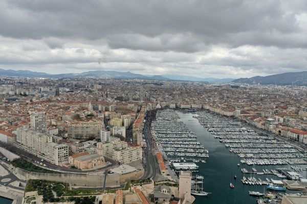 Vue aérienne de Marseille, le 23 mars 2023.