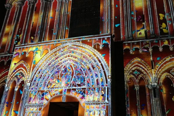 Le spectacle Lucia sur la Cathédrale Saint-Maurice d'Angers en décembre 2017  