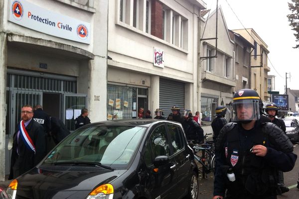 Les locaux de la protection civile occupés par les militants du DAL