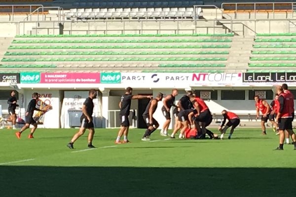 Les Brivistes à l'entraînement avant d'affronter une autre équipe de Nouvelle-Aquitaine, les Charentais de Soyaux-Angoulême.