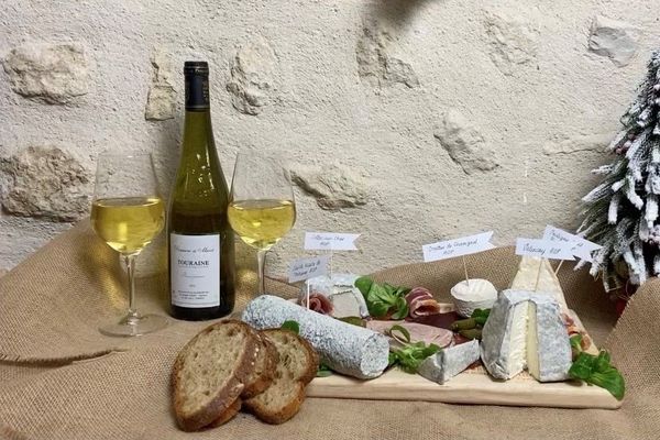 Chacune a reçu un plateau de fromages comme celui-ci