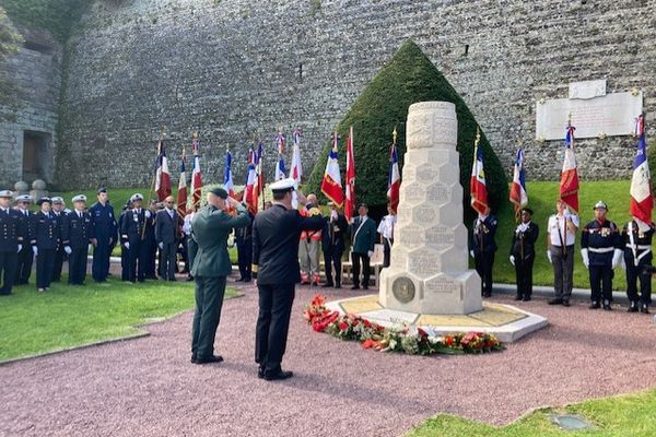 La cérémonie se déroulait au square des Canadiens.