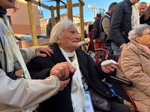 Jeanne Mari, 108 ans, a été bénie par le pape François, dimanche 15 décembre à Ajaccio.