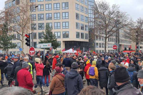 Près de 20 mille personnes mobilisées contre la réforme des retraites à Lyon.