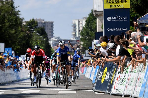 Tour de l'Ain 2021. Étape 1 Parc des Oiseaux - Bourg-en-Bresse.