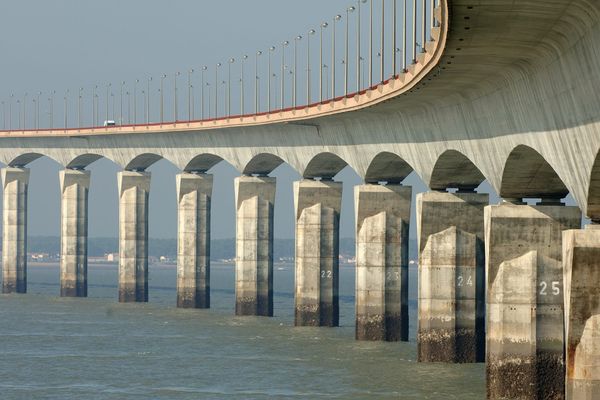 Pont d' île de Ré (image d'illustration)