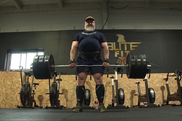 Franck Sevin s'entraîne près de 20 heures par semaine pour le concours Strongman.