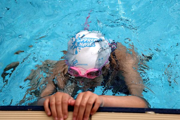 Une adolescente a été victime d'un malaise cardiaque en plein cours de natation.