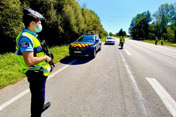 Les gendarmes autorisés à fouiller les voitures suspectes