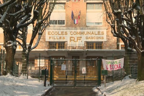 Le groupe scolaire Doumer Louveciennes (Yvelines) devrait fermer ses portes pour la rentrée prochaine