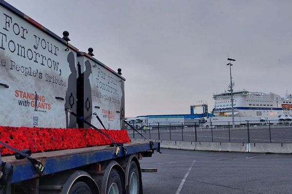 Les soldats de métal sont arrivés, par ferry, ce samedi 6 avril 2024, dans le port de Ouistreham (Calvados).