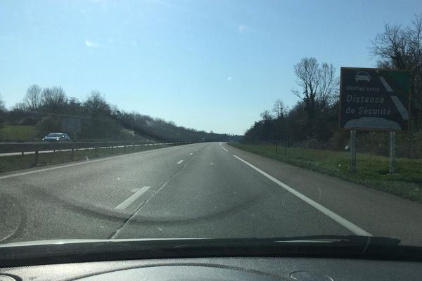 Autoroute déserte le lendemain du confinement, mercredi 18 mars 2020