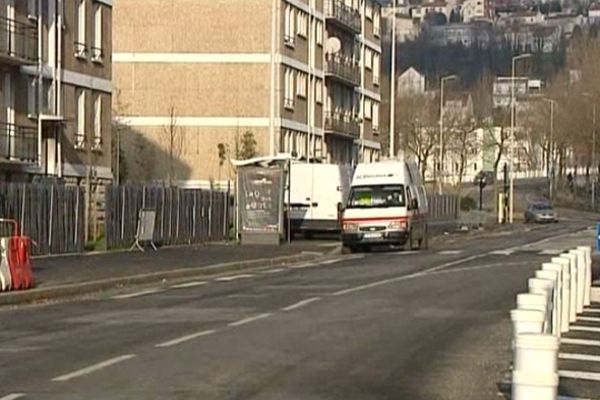 Douze personnes ont été intoxiquées au monoxyde de carbone rue des Chantiers au Havre.