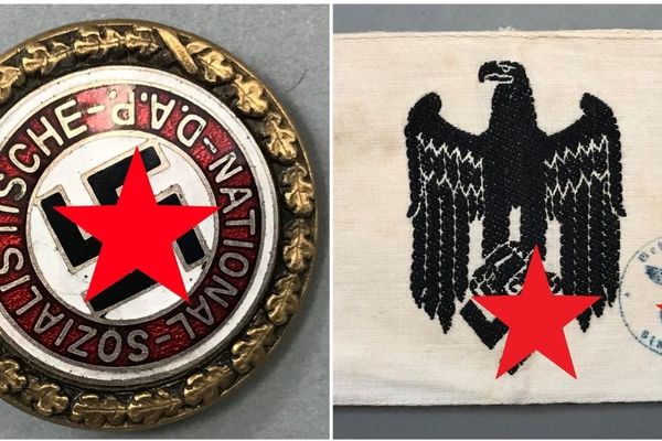 Insigne militaire en bronze patiné et émaillé et un brassard en toile, avec la croix gammée