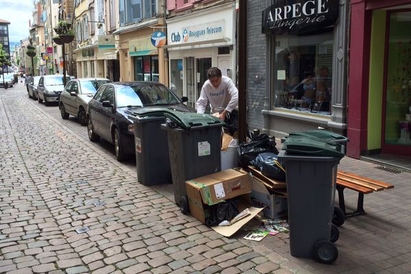 Les éboueurs de la Ville du Puy-en-Velay (43) n'assurent plus la collecte des ordures ménagères depuis le 26 mai.