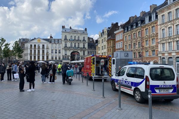 Un automobiliste a percuté un piéton sur la Grand Place de Lille avant de prendre la fuite.