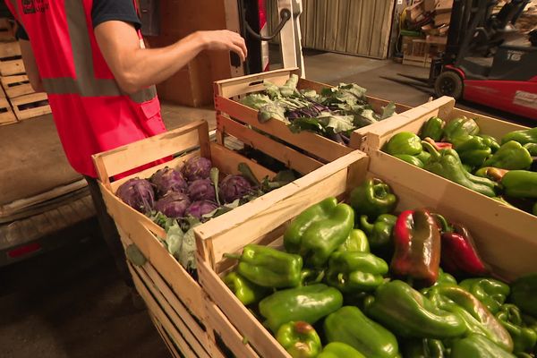 Des produits frais, locaux, bio et de saison pour la Banque alimentaire de la Loire grâce à un partenariat avec des agriculteurs.