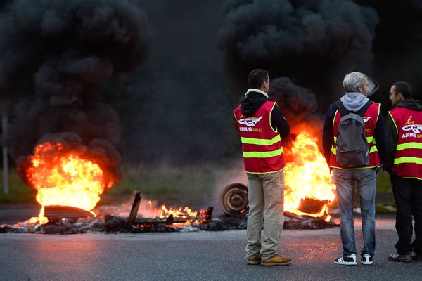 Les routiers manifestent dans toute la France, ici à Donges. 