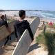 La plage de la Torche à Plomeur dans Pays Bigouden est devenu en trente ans un spot réputé au niveau international. Il accueille chaque année des milliers de surfeurs.