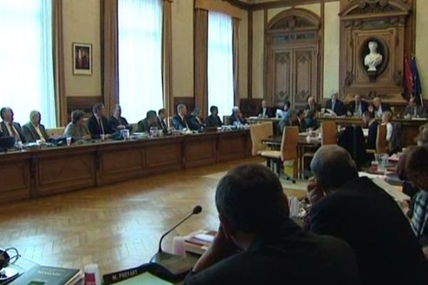 Séance de travail au conseil général de la Somme