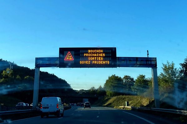 Panneau information autoroute.