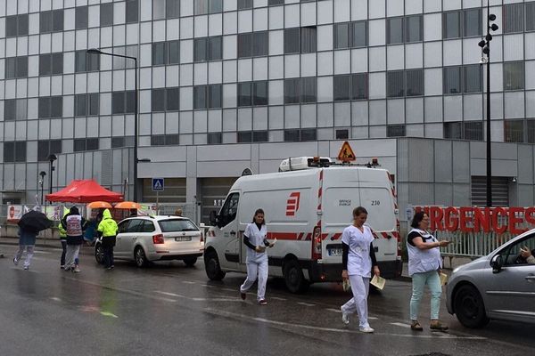 Mercredi 23 octobre, 19 médecins ont rejoint le mouvement de grève à l'hôpital de Chambéry