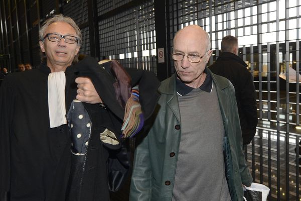 Aux assises de Loire Atlantique de Gilles Patron, père d'accueil de Jessica et Laetitia Perrais, soupçonné de viol sur 4 mineure,s avec Thierry Fillion son avocat 