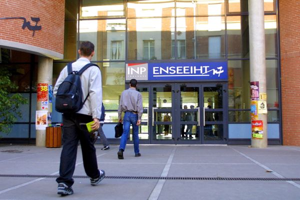 L'école supérieure d'électricité de Toulouse est au coeur de vives tensions dans le milieu universitaire toulousain.