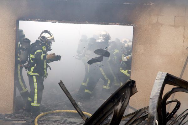 Un violent feu de maison s'est déclaré dans la soirée du 3 janvier 2025 à Montauban dans le Tarn-et-Garonne.