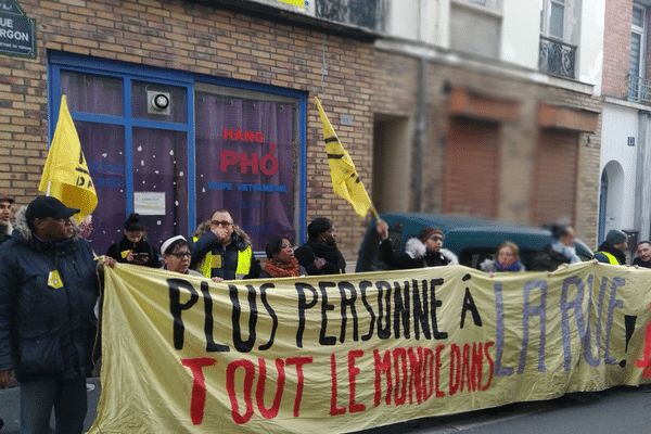 Les membres de l'association Droit au logement (DAL) se sont mobilisés ce jeudi suite à l'expulsion de personnes vivant dans un immeuble du 13e arrondissement.