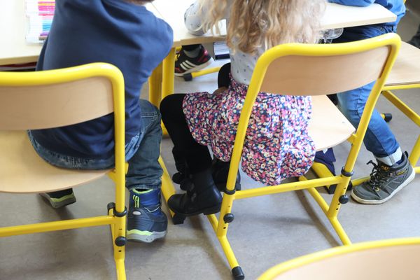 Des élèves dans une salle de classe en école primaire, le 19 janvier 2024.