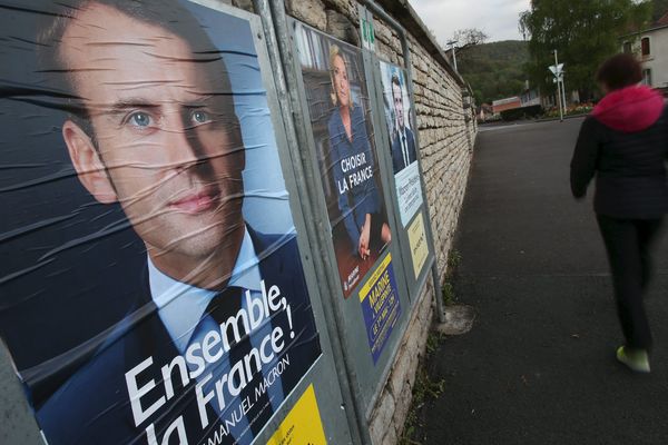 Affiche d'Emmanuel Macron pour l'élection présidentielle 2017