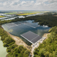 À terme, 135 000 panneaux solaires seront posés sur l'eau.