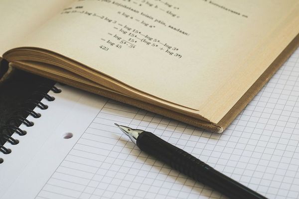 Des difficultés en mathématiques ? Le service de soutien scolaire de Nouvelle-Aquitaine est accessible gratuitement entre 18 h et 21 h. 