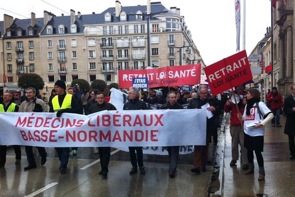 Les médecins ont défilé dans les rues de Caen ce jeudi