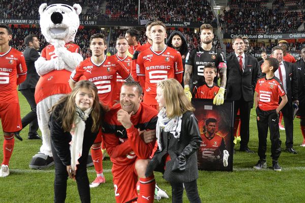 Les adieux de Benoit Costil au stade Rennais