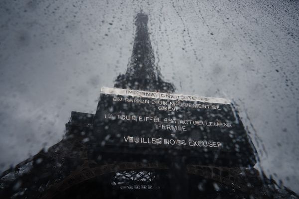 La tour Eiffel est restée fermée ce jeudi, pour un quatrième jour consécutif.