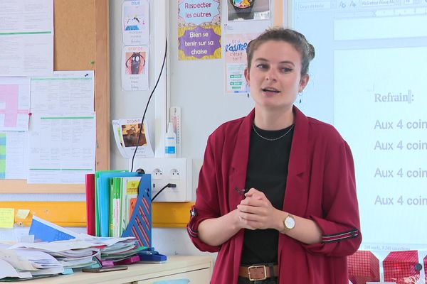 Chloé M., originaire de Franche-Comté et slameuse professionnelle.