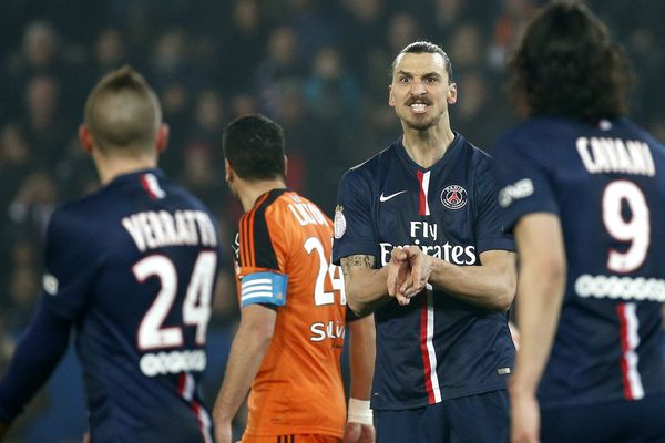 Le regard rageur de l'attaquant du PSG, Zlatan Ibrahimovic