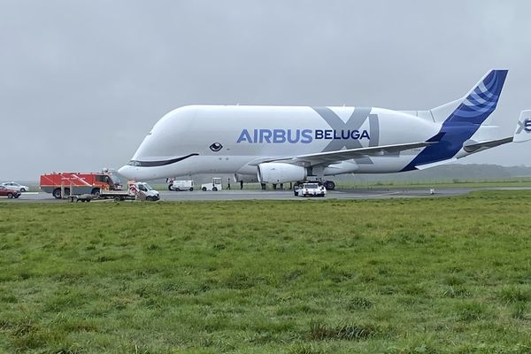 Lundi 21 novembre au matin, le Béluga XL, l'énorme avion d'Airbus, était encore visible, au bout de la piste de l'aéroport d'Albert.